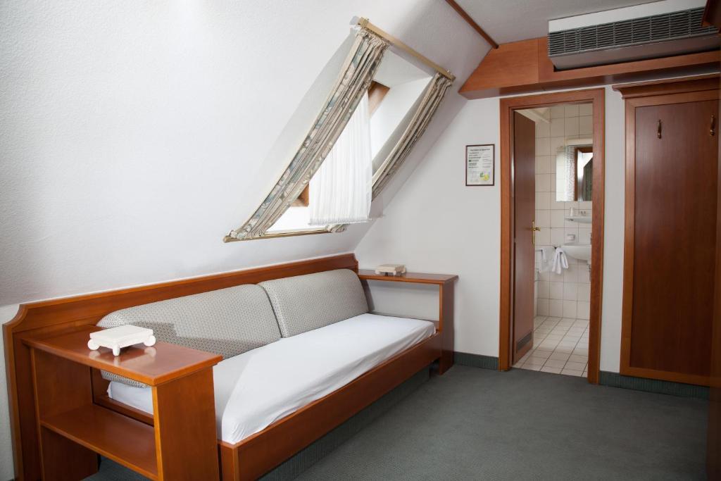 Hotel Zeller Zehnt Эсслинген Экстерьер фото